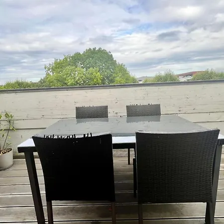 244 - En Duplex Contemporain Et Confortable Proche
